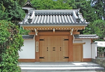 普門山長久寺薬医門建立工事